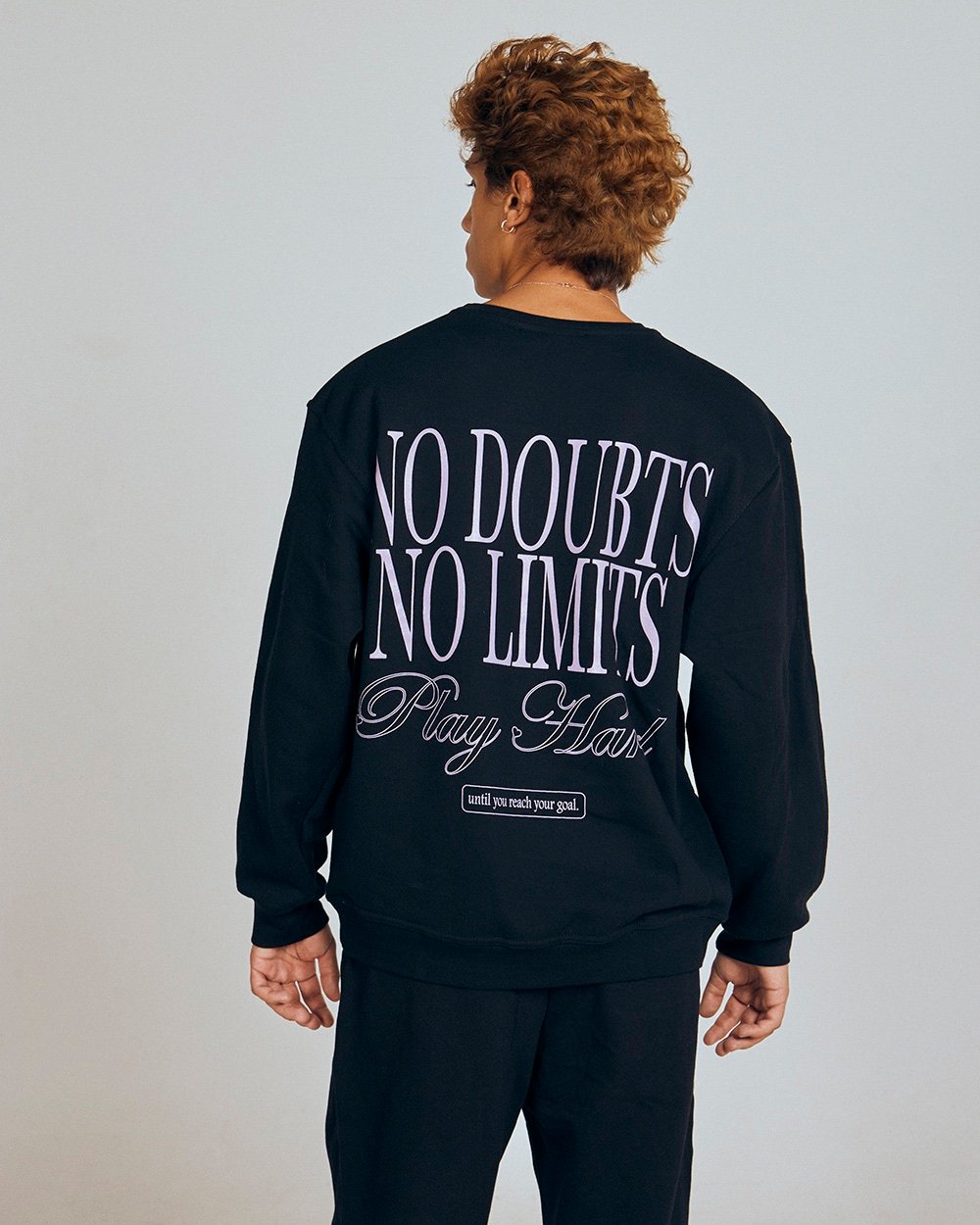 SUDADERA NO DOUBTS NO LIMITS NEGRA